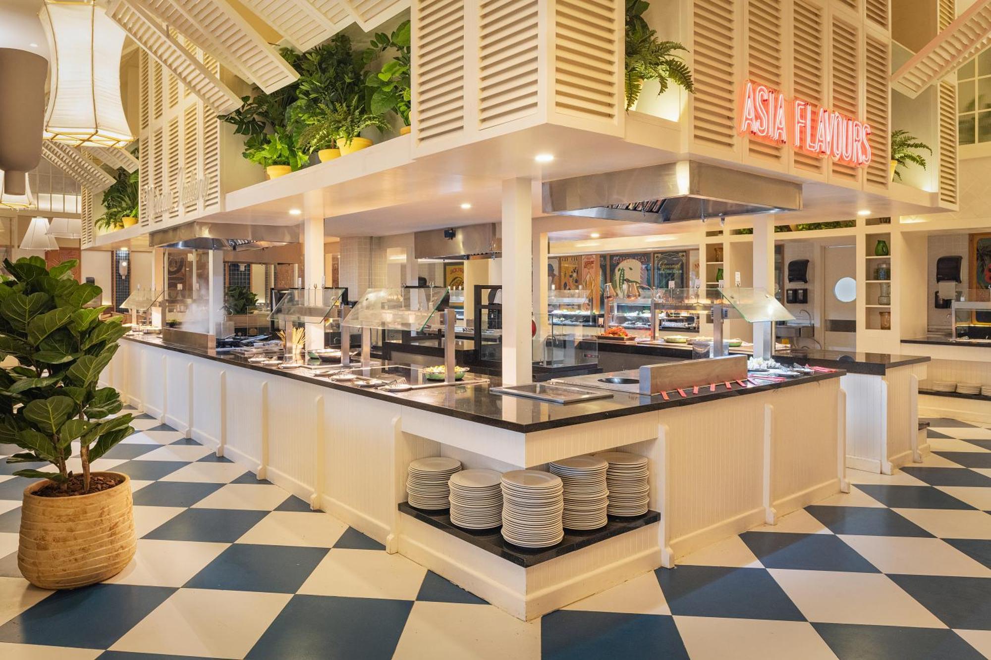 Hotel Ocean Eden Bay (Adults Only) Spring Rises Exterior foto The buffet at the restaurant
